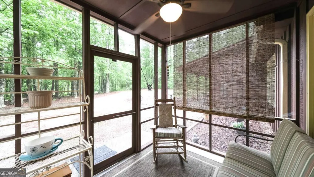 712 Honeysuckle LN Temple, GA 30179