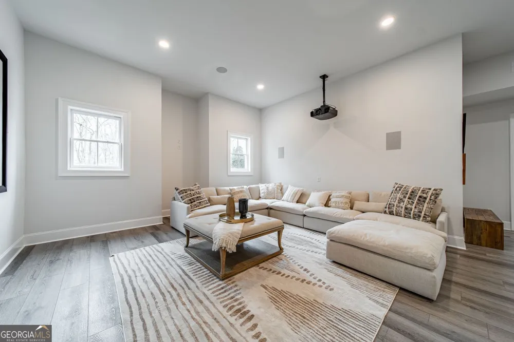 5720 Riverside DR Atlanta, GA 30327
