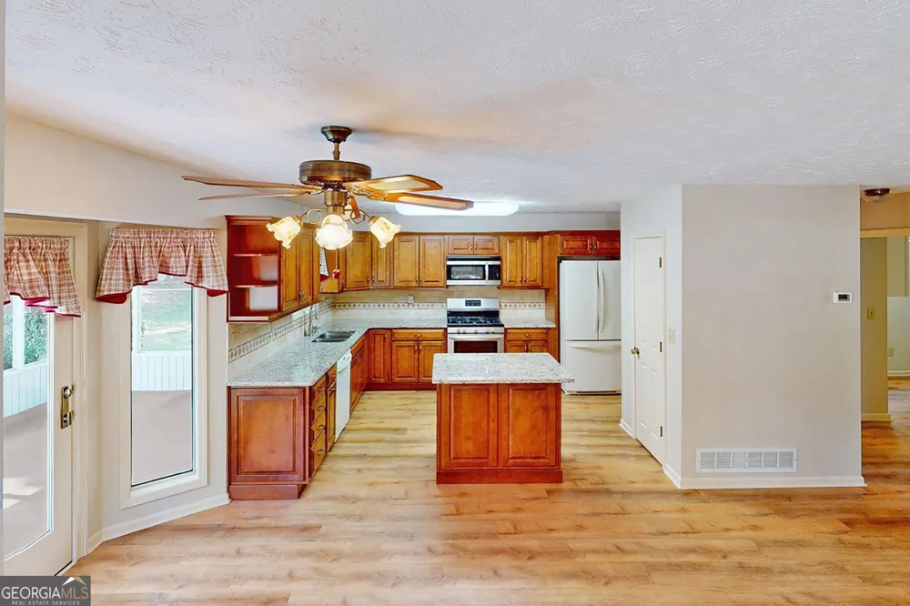 3015 Seagull DR Duluth, GA 30096