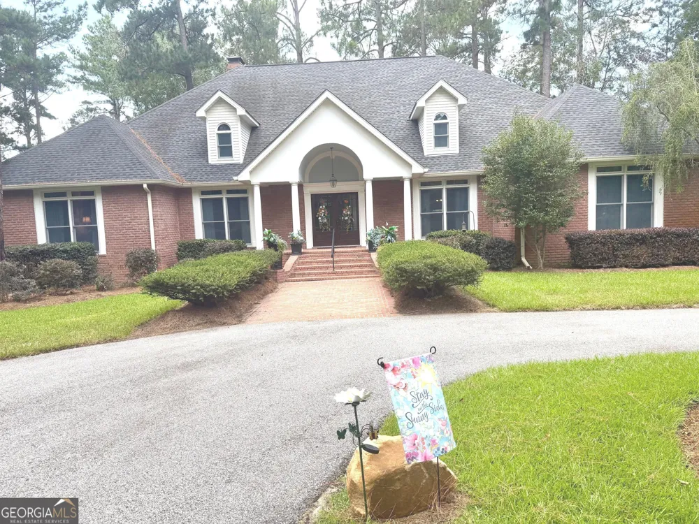 265 N Main ST Reidsville, GA 30453