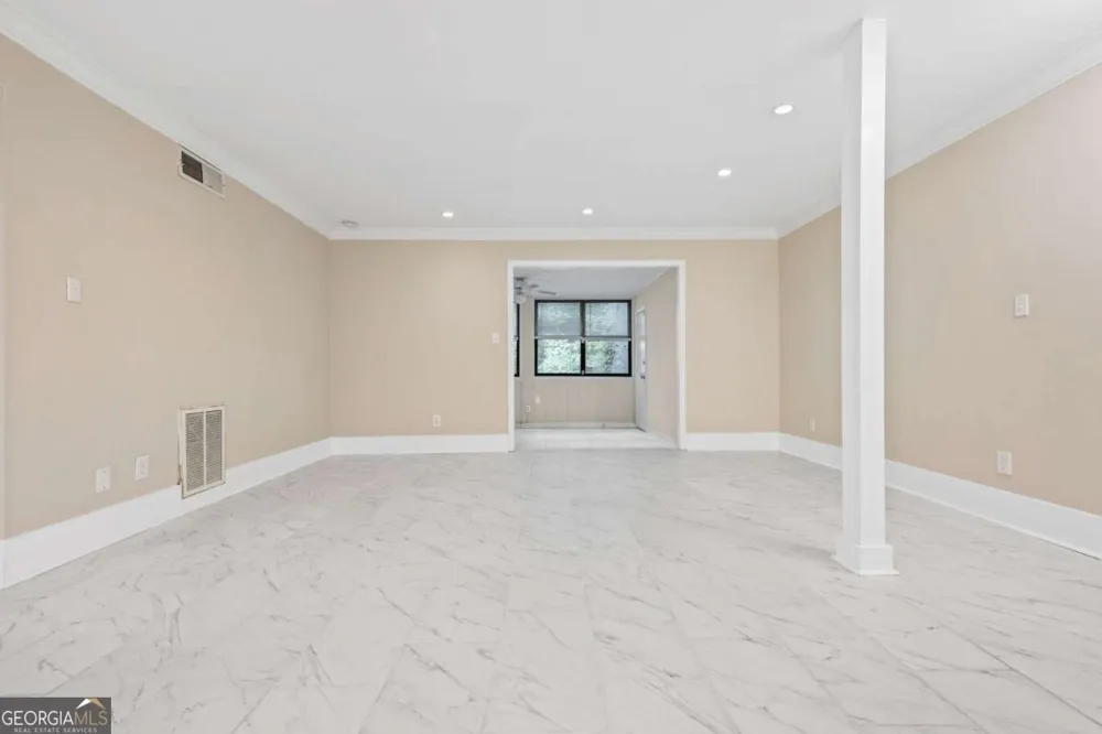 141 Amherst PL NW Atlanta, GA 30327