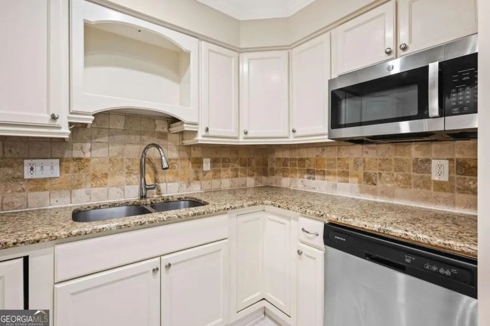 141 Amherst PL NW Atlanta, GA 30327