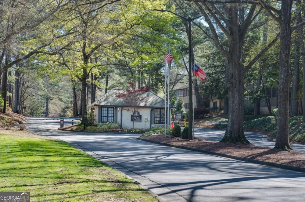 141 Amherst PL NW Atlanta, GA 30327