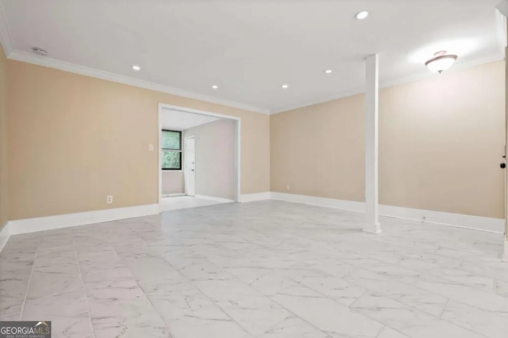 141 Amherst PL NW Atlanta, GA 30327