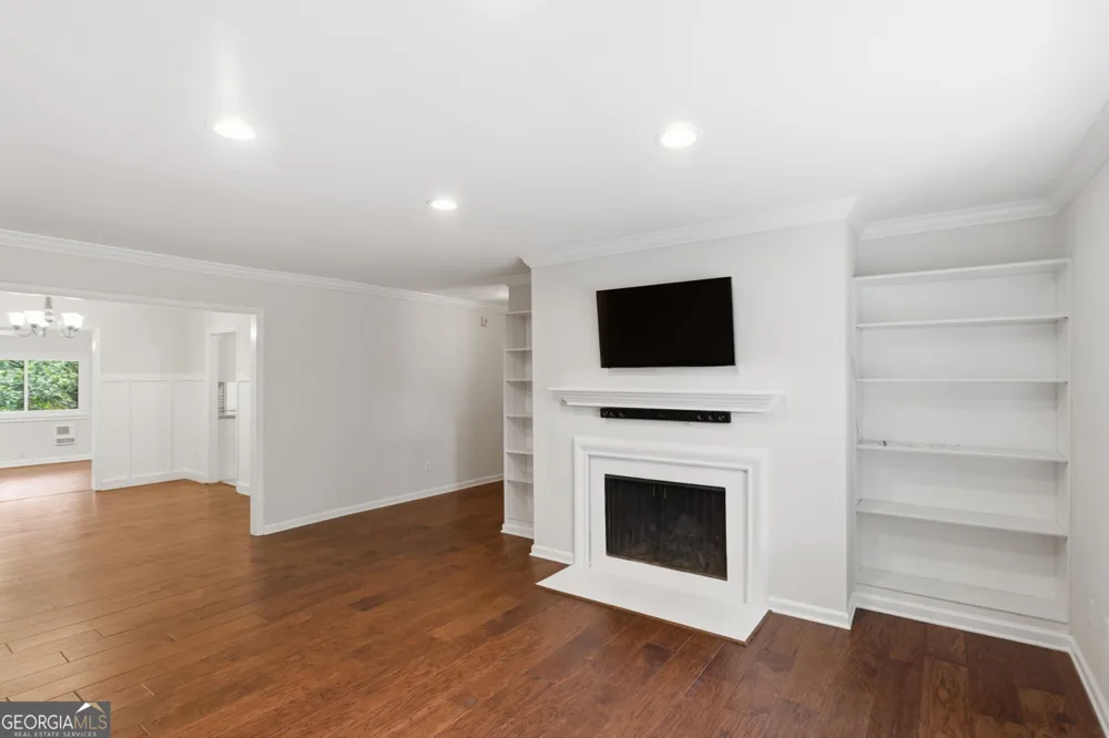 53 Chaumont SQ NW Atlanta, GA 30327