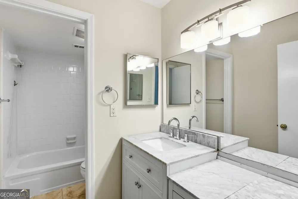 53 Chaumont SQ NW Atlanta, GA 30327