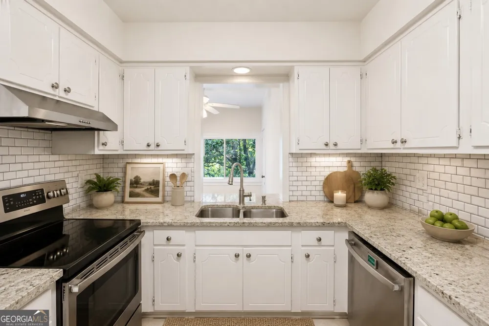 53 Chaumont SQ NW Atlanta, GA 30327