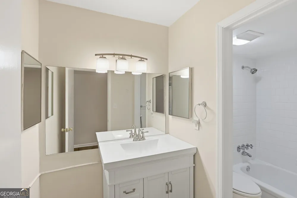 53 Chaumont SQ NW Atlanta, GA 30327