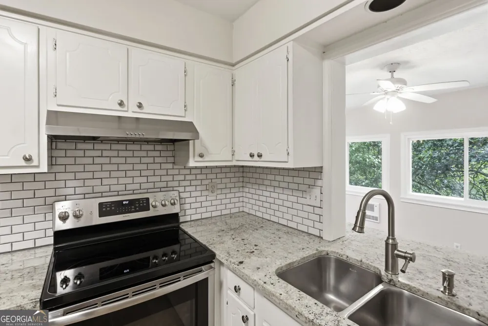 53 Chaumont SQ NW Atlanta, GA 30327