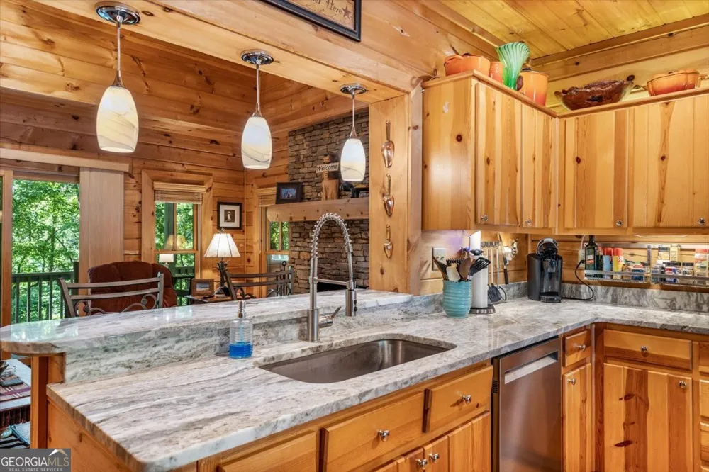 808 Granite DR Hayesville, NC 28904