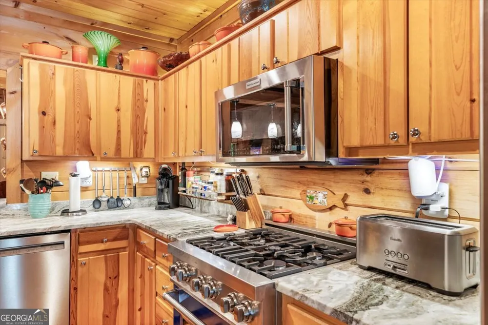 808 Granite DR Hayesville, NC 28904