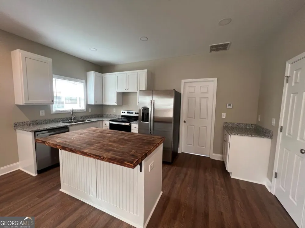 1027 Park Hill DR Gainesville, GA 30501