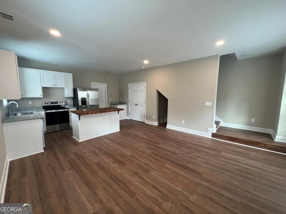 1027 Park Hill DR Gainesville, GA 30501
