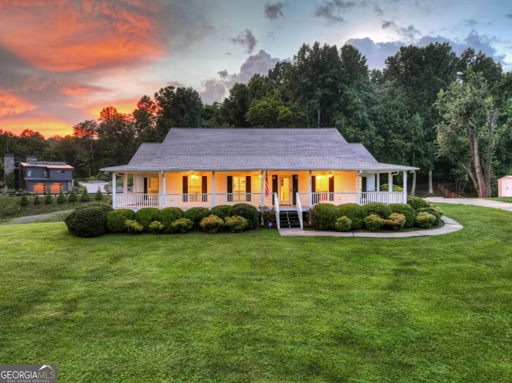 832 W First ST Blue Ridge, GA 30513