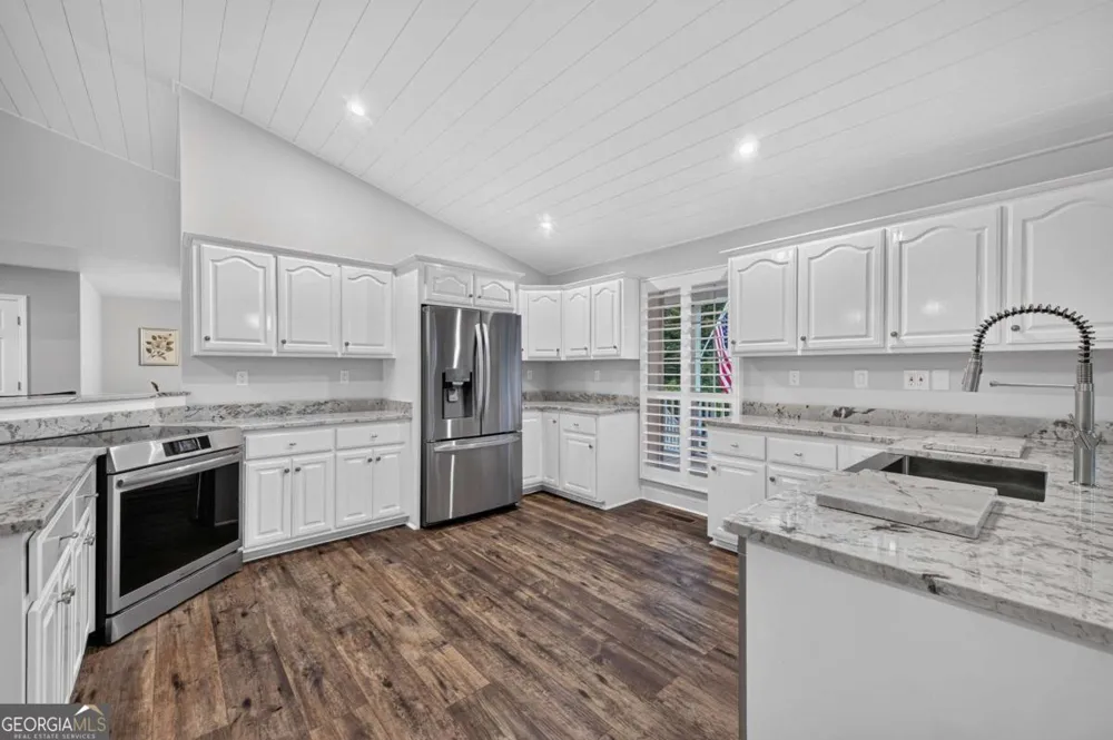 832 W First ST Blue Ridge, GA 30513