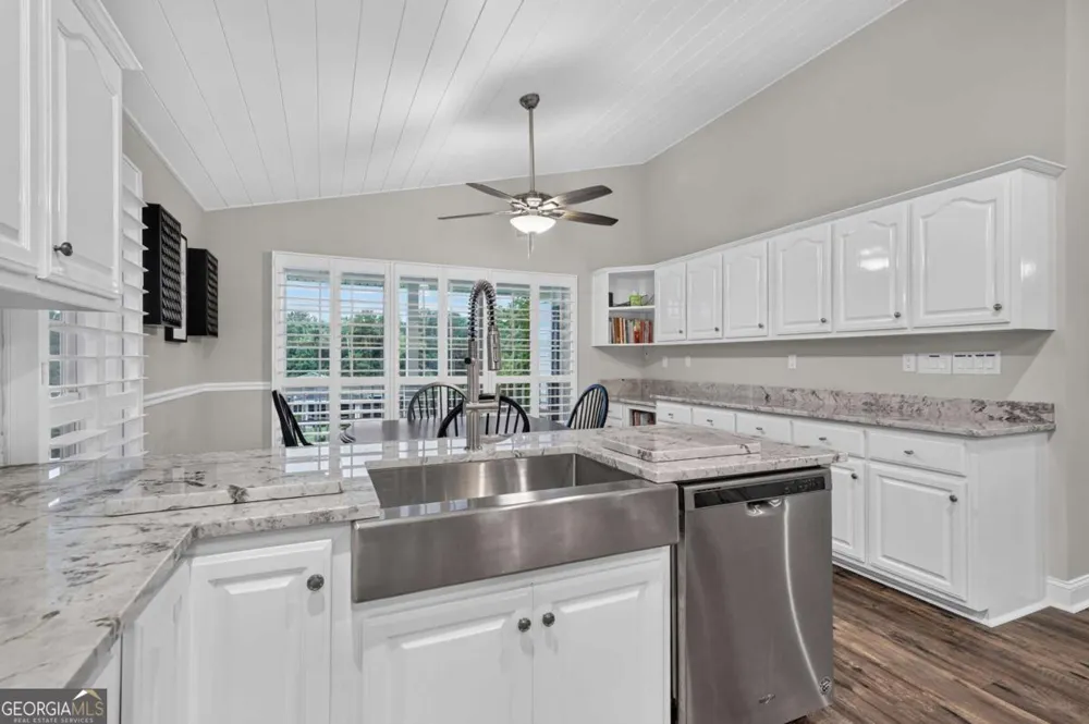 832 W First ST Blue Ridge, GA 30513