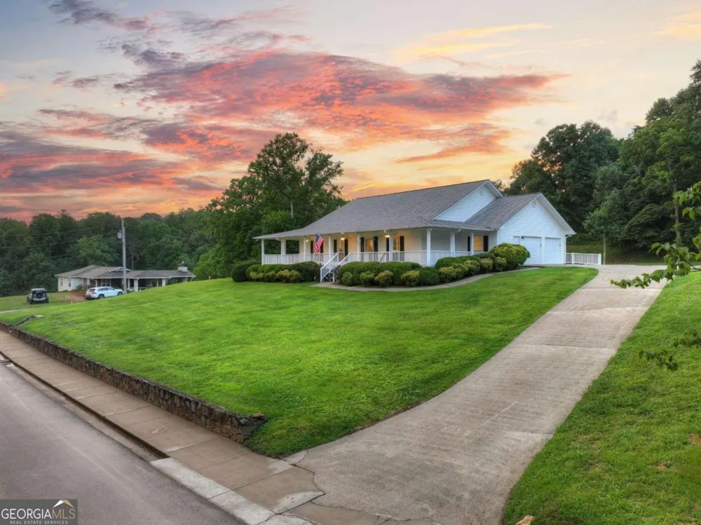 832 W First ST Blue Ridge, GA 30513