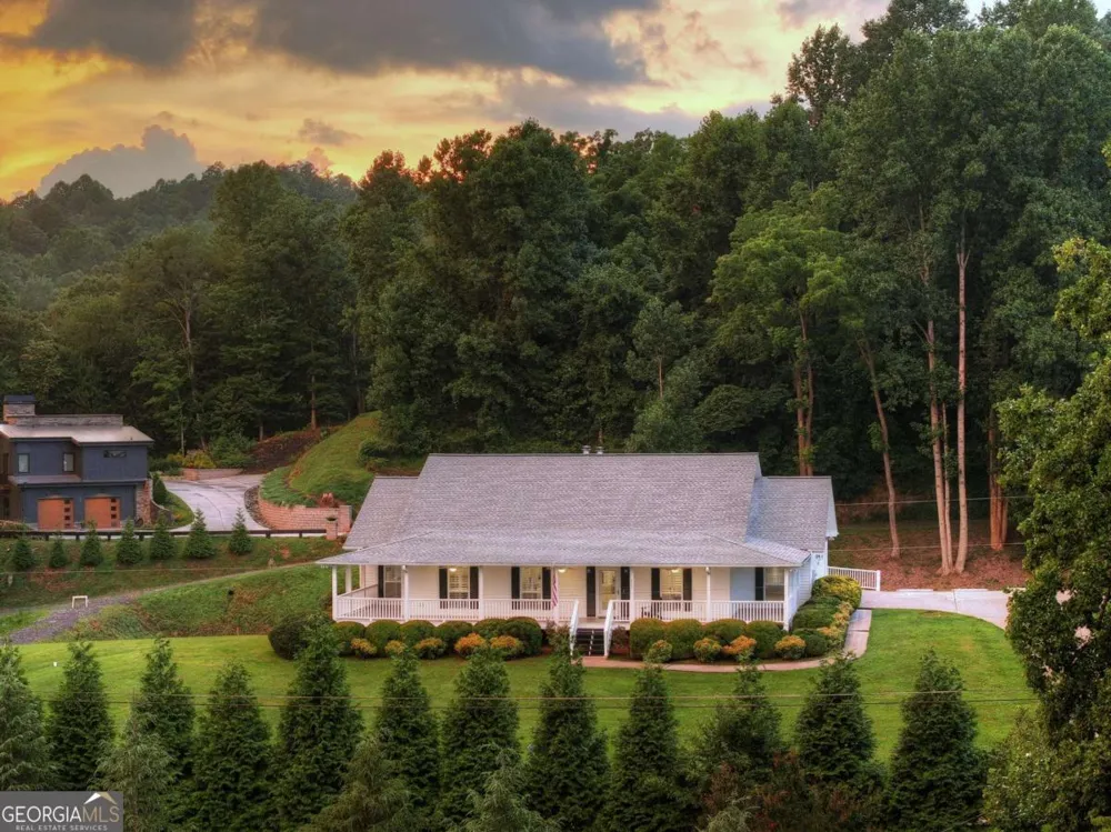 832 W First ST Blue Ridge, GA 30513