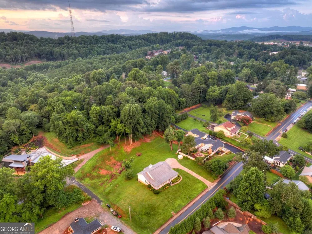 832 W First ST Blue Ridge, GA 30513