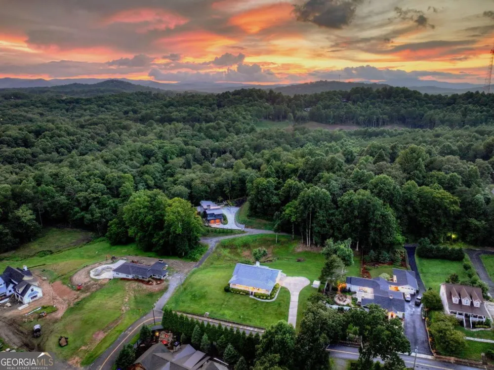 832 W First ST Blue Ridge, GA 30513