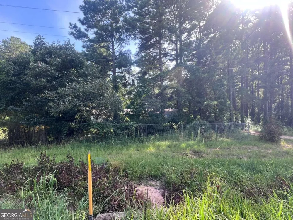 1856 18 East HWY Macon, GA 31217