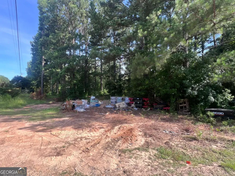 1856 18 East HWY Macon, GA 31217