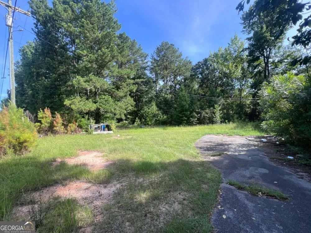 1856 18 East HWY Macon, GA 31217