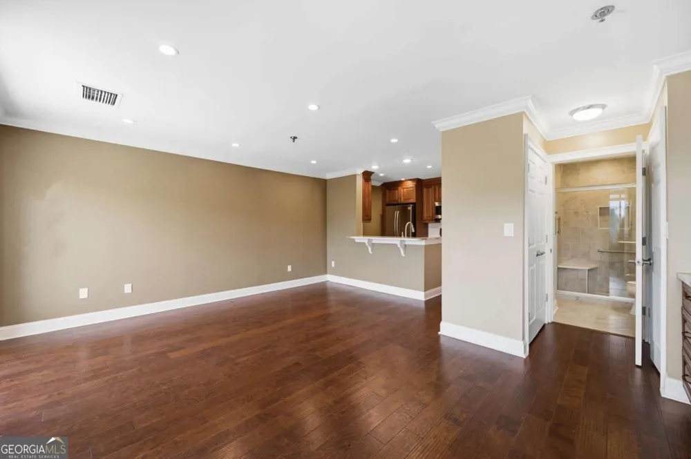 300 Johnson Ferry RD Sandy Springs, GA 30328