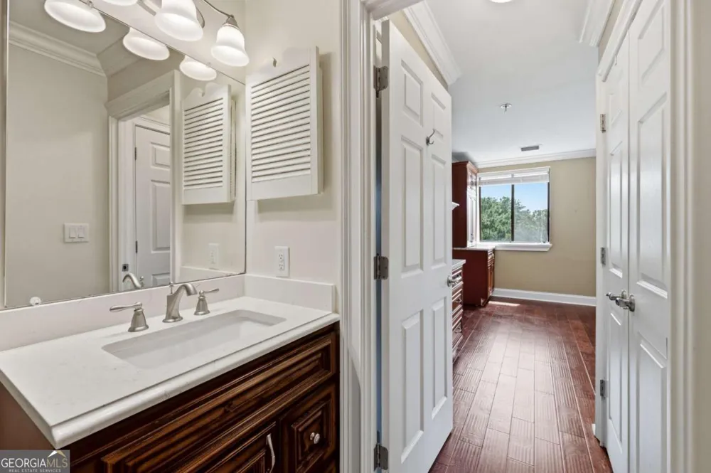 300 Johnson Ferry RD Sandy Springs, GA 30328