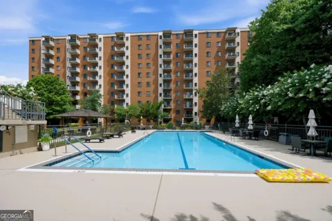 300 Johnson Ferry RD