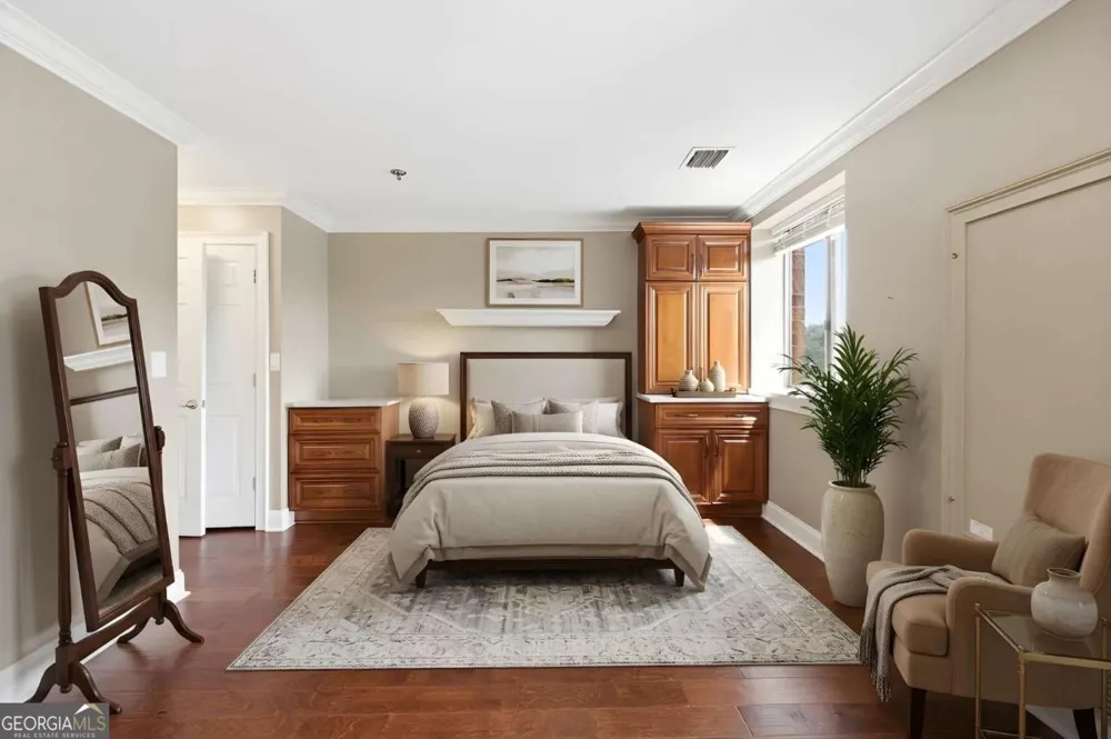 300 Johnson Ferry RD Sandy Springs, GA 30328