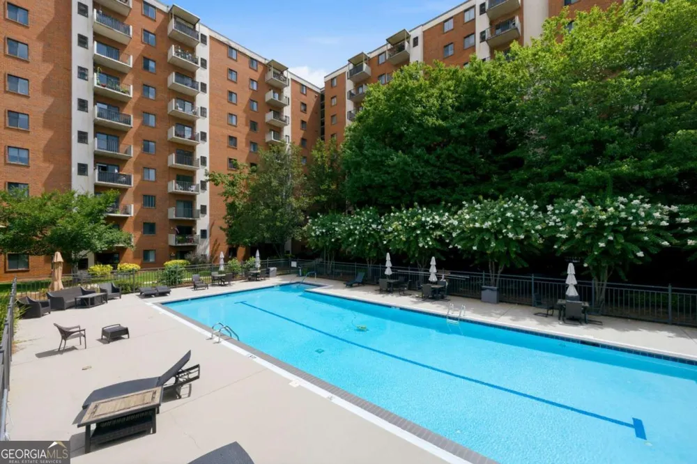 300 Johnson Ferry RD Sandy Springs, GA 30328