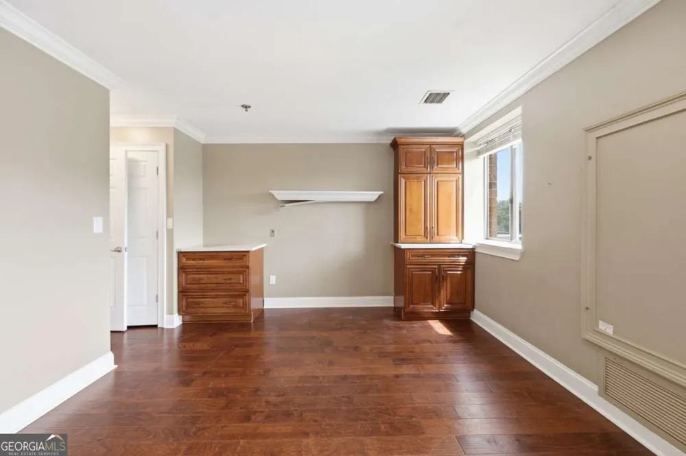 300 Johnson Ferry RD Sandy Springs, GA 30328