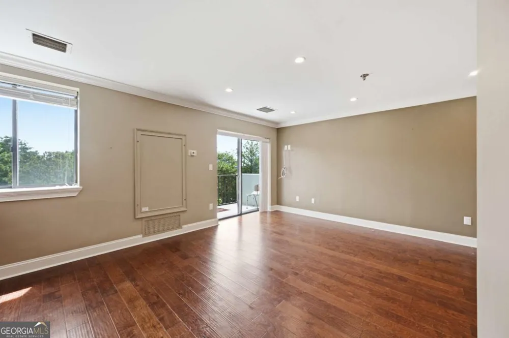 300 Johnson Ferry RD Sandy Springs, GA 30328