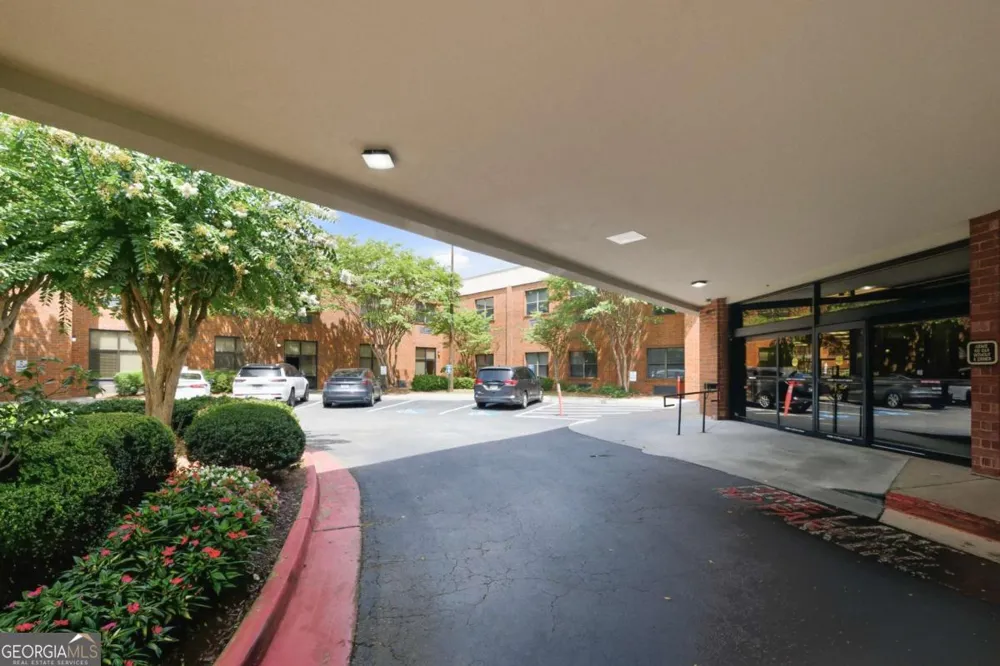 300 Johnson Ferry RD Sandy Springs, GA 30328