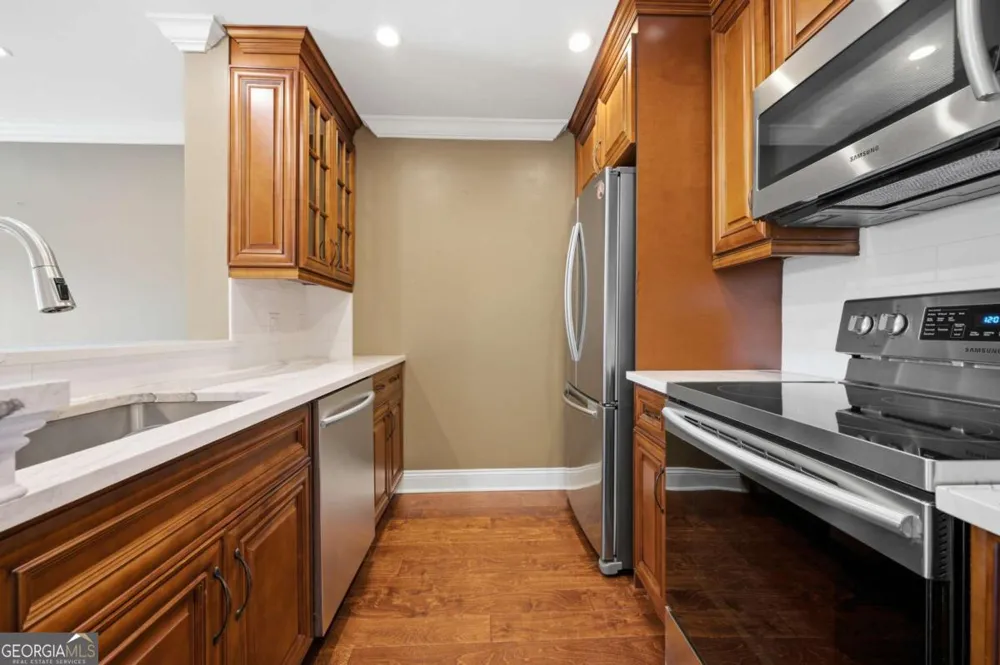 300 Johnson Ferry RD Sandy Springs, GA 30328