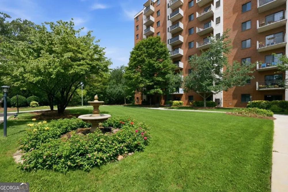300 Johnson Ferry RD Sandy Springs, GA 30328