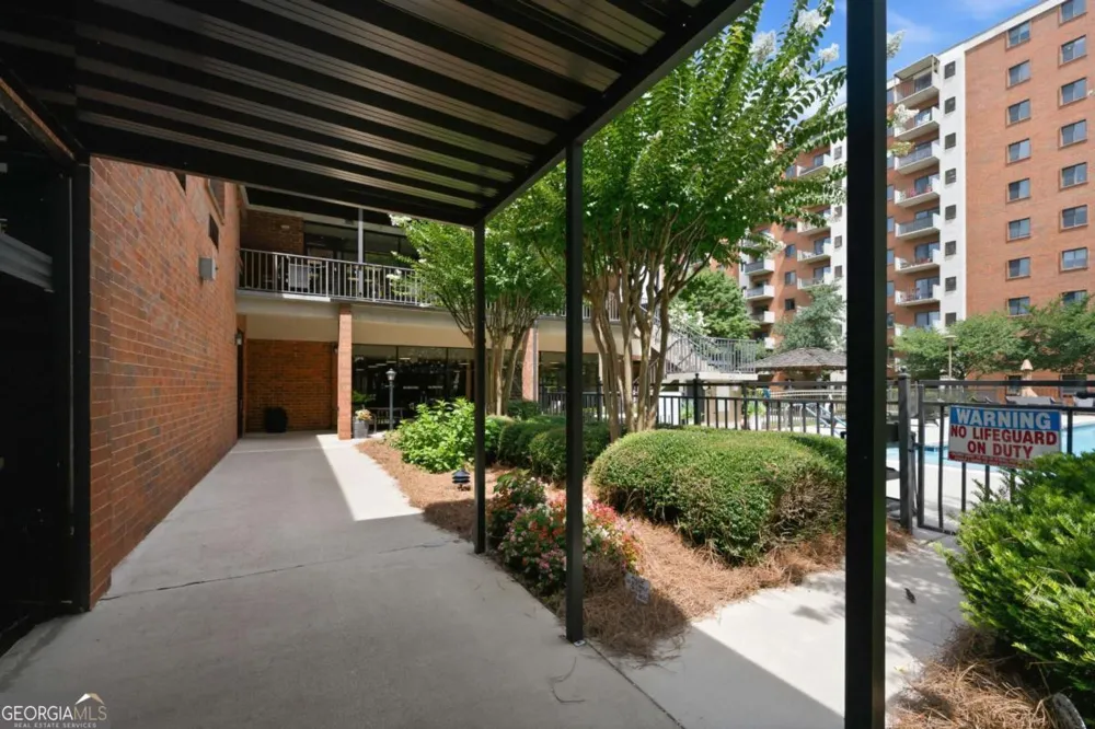 300 Johnson Ferry RD Sandy Springs, GA 30328