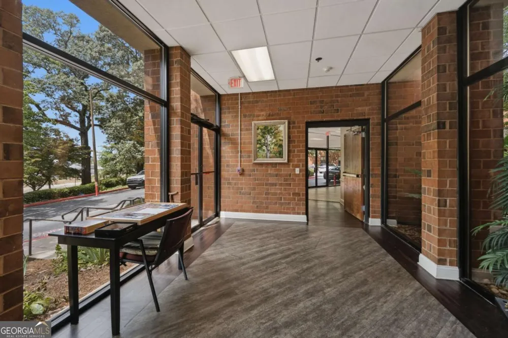 300 Johnson Ferry RD Sandy Springs, GA 30328