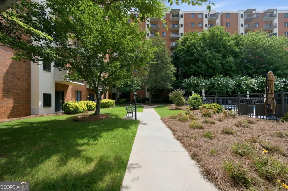 300 Johnson Ferry RD Sandy Springs, GA 30328