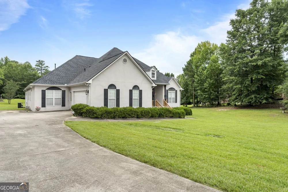133 Gates RD Lizella, GA 31052