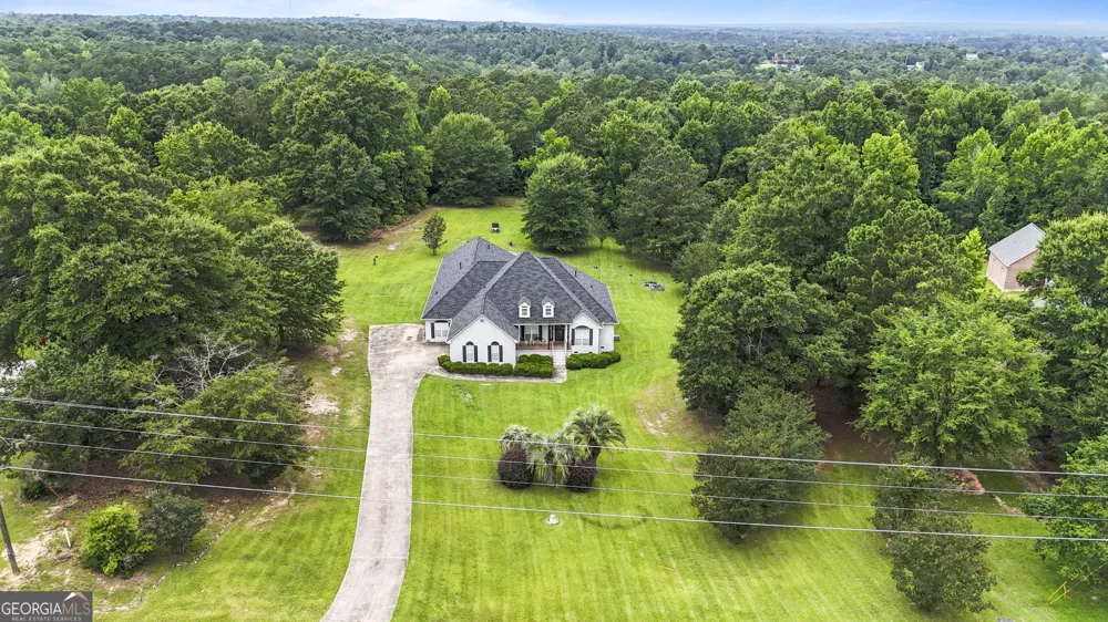 133 Gates RD Lizella, GA 31052