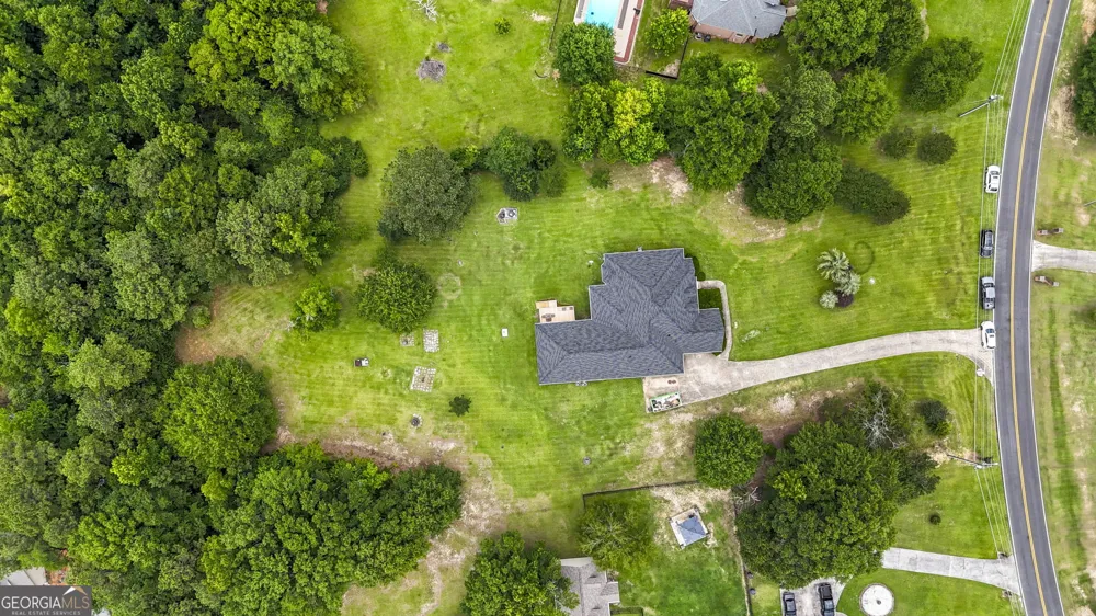 133 Gates RD Lizella, GA 31052