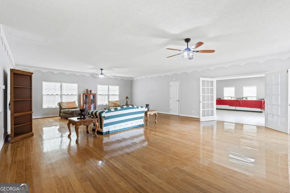 133 Gates RD Lizella, GA 31052