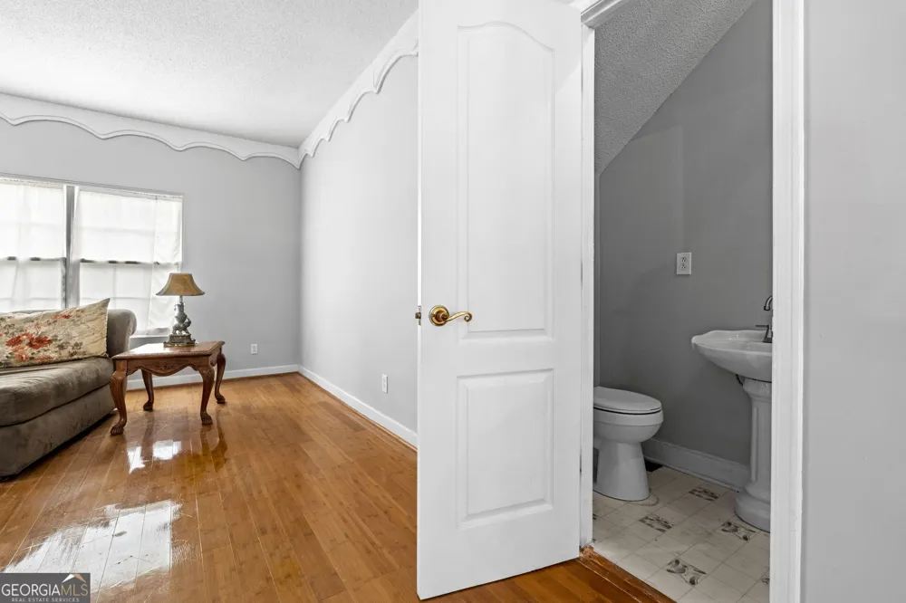 133 Gates RD Lizella, GA 31052