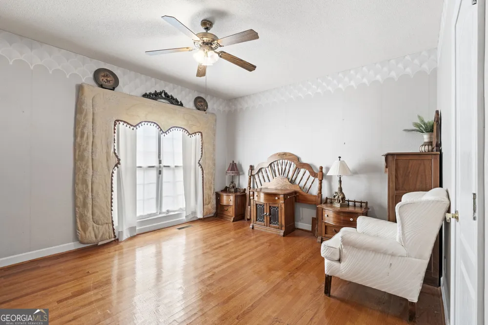 133 Gates RD Lizella, GA 31052