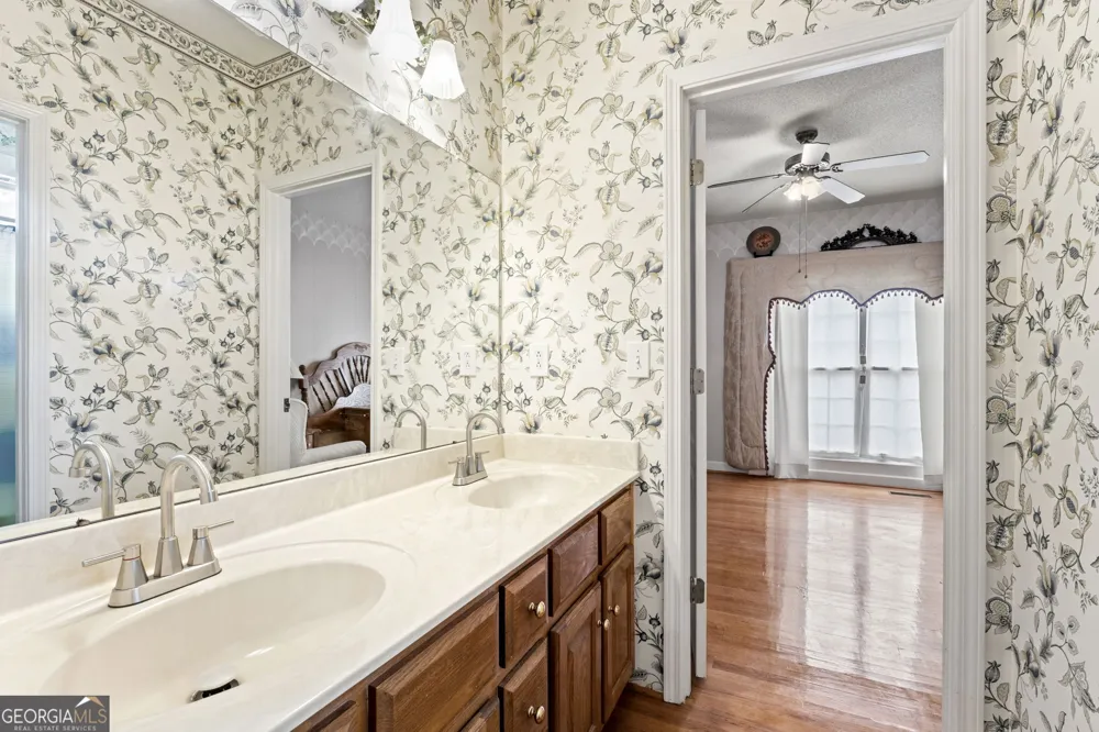 133 Gates RD Lizella, GA 31052