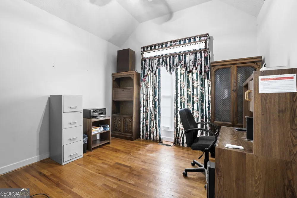 133 Gates RD Lizella, GA 31052