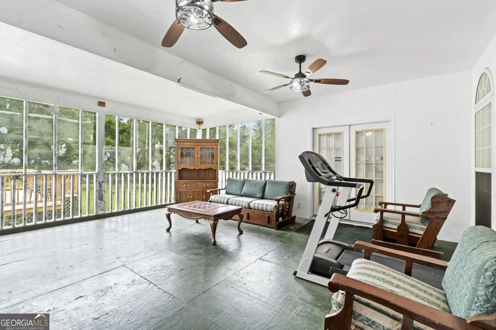 133 Gates RD Lizella, GA 31052