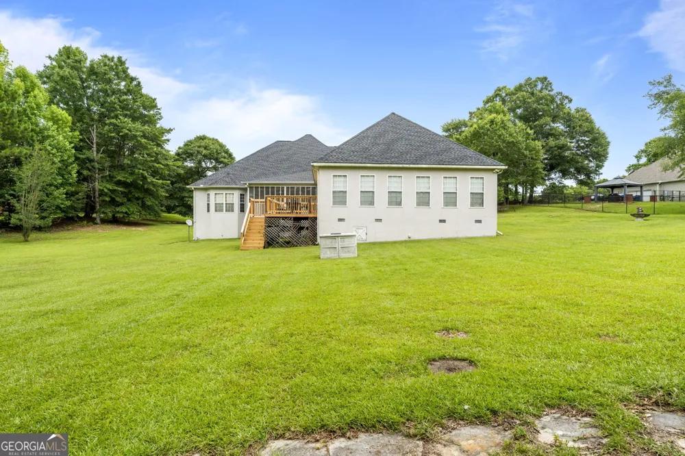 133 Gates RD Lizella, GA 31052